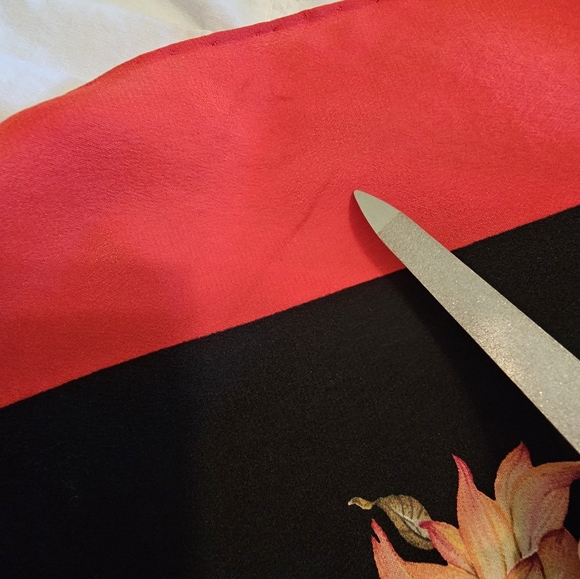 Vintage Gucci Floral Scarf - Picture 5 of 7